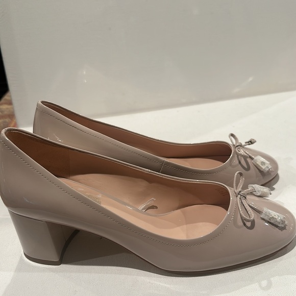 NWOB Kate Spade Beverly Bow Tusk Pattern Pumps with 2” heels. - Picture 11 of 11